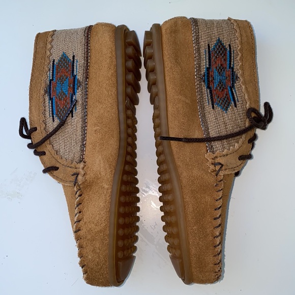 AUTH NIB Minnetonka El Paso Ankle Boots Taupe - Picture 5 of 13